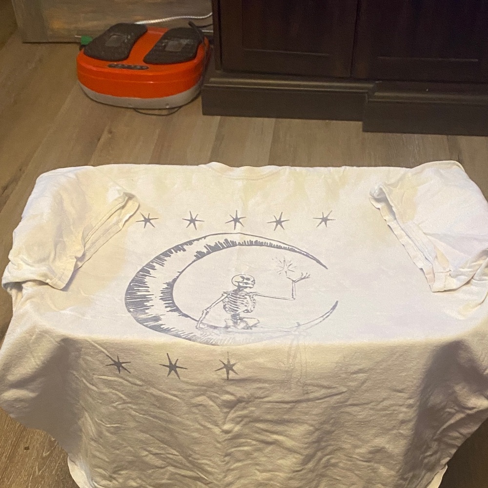 White Graphic Short Sleeve Tee - Picture 3 of 3